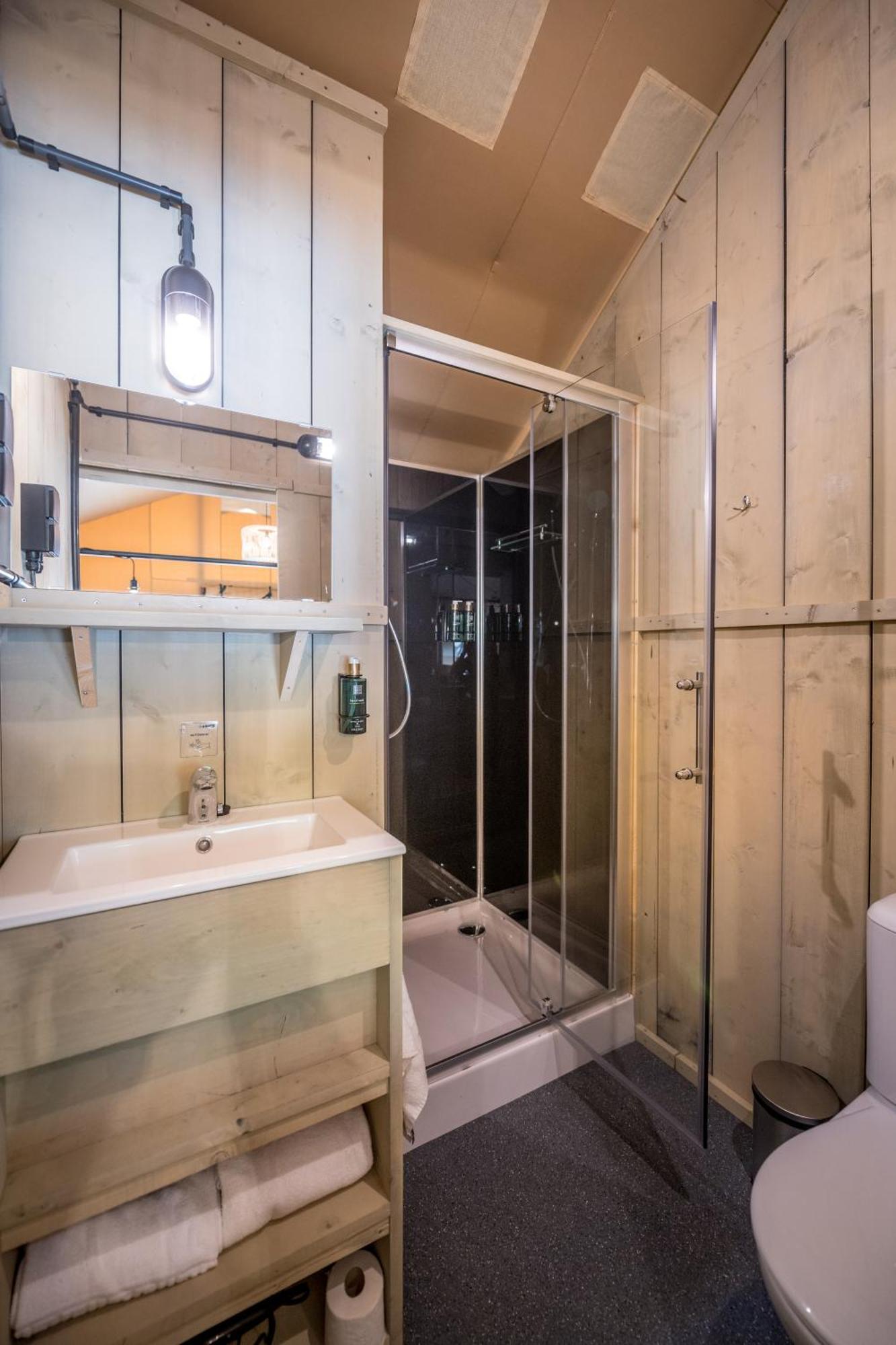 Urban Gardens Gent Hotel Bagian luar foto